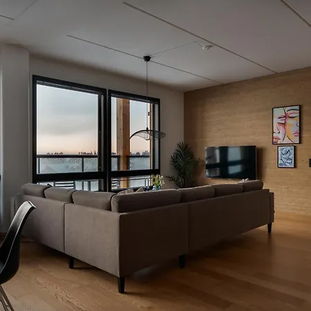 Le Lingonberry D23 Ski-in Ski-out By Aavalevi